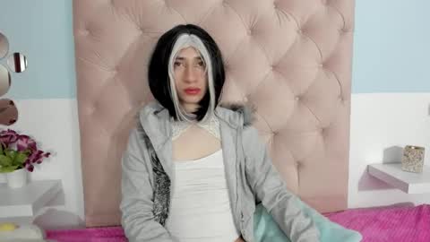 Snapshot of charlothe_7 chatting on November 28, 4:26 am charlothe_7 online show from November 28, 4:26 am