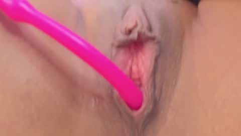 Snapshot of charlott25_ chatting on February 28, 3:37 am charlott online show from February 28, 3:37 am