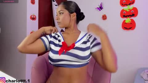 Snapshot of charlott25_ chatting on October 28, 3:43 am charlott online show from October 28, 3:43 am