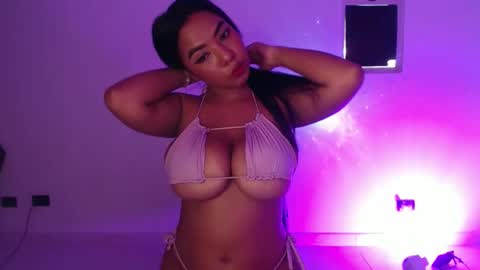 Snapshot of charlott_hotx chatting on October 22, 10:20 pm charlott online show from October 22, 10:20 pm