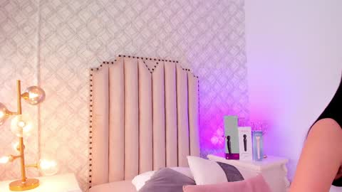   Charlotte  online show from January 9, 7:18 pm