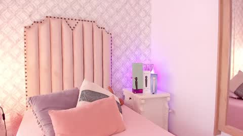   Charlotte  online show from January 17, 8:00 pm