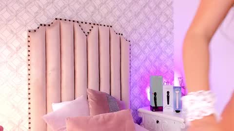   Charlotte  online show from January 31, 8:12 pm