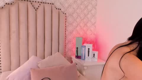   Charlotte  online show from February 5, 7:20 pm