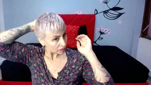 Snapshot of charlotte__gray chatting on October 21, 12:17 pm CHARLOTTE GRAY online show from October 21, 12:17 pm