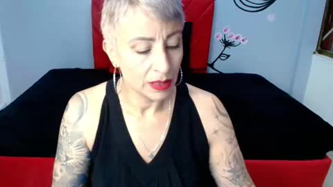 Snapshot of charlotte__gray chatting on October 22, 12:16 pm CHARLOTTE GRAY online show from October 22, 12:16 pm