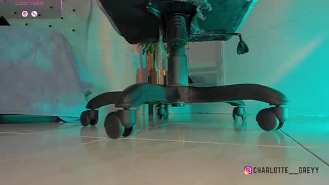 charlotte  grey online show from January 7, 8:33 pm