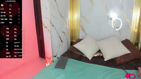 charlotte__milf online show from March 22, 8:34 pm