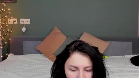Snapshot of charlotte_daly chatting on February 10, 4:19 am Charlotte online show from February 10, 4:19 am