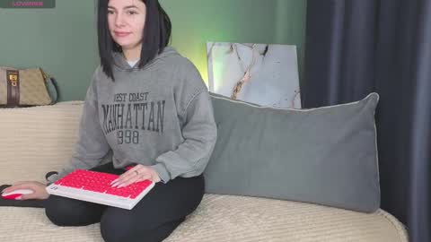 Snapshot of charlotte_daly chatting on October 3, 4:31 am Charlotte online show from October 3, 4:31 am