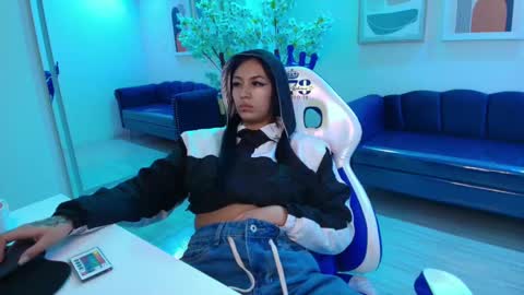 Charlotte online show from January 25, 9:36 am