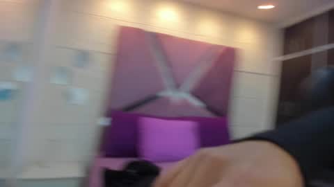 Charlotte Icee online show from December 15, 3:49 pm