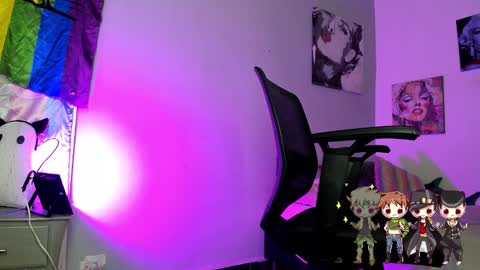 Charlie  online show from November 8, 1:44 pm