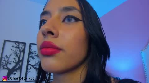 Snapshot of charlotte_kisss chatting on January 4, 10:34 pm Charlotte online show from January 4, 10:34 pm