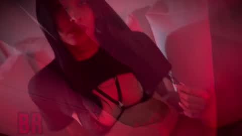 Snapshot of charlotte_kisss chatting on January 29, 12:12 am Charlotte online show from January 29, 12:12 am