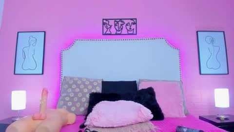 Snapshot of charlotte_kisss chatting on November 12, 8:30 pm Charlotte online show from November 12, 8:30 pm