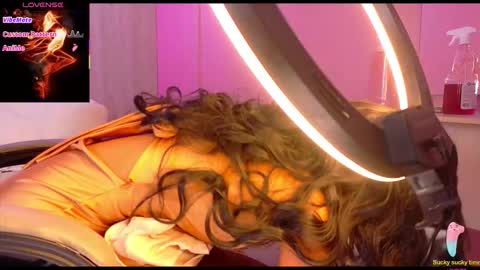 CHARLOTTE online show from December 4, 12:14 pm