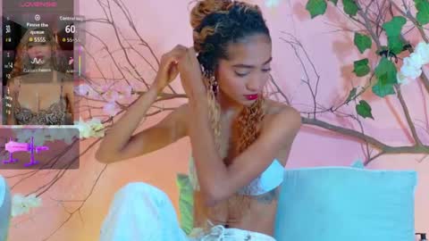 CHARLOTTE online show from March 25, 12:00 pm