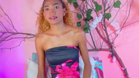 CHARLOTTE online show from March 30, 12:17 pm