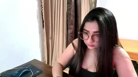 Snapshot of charlotte_richardson chatting on May 30, 12:30 am charlotte_richardson online show from May 30, 12:30 am