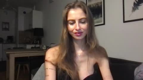 Charlotte Roche online show from October 6, 3:20 pm