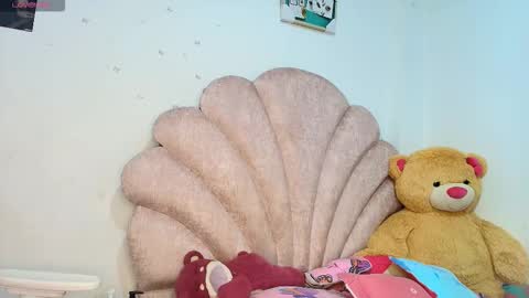 charlotte_walker1 online show from March 20, 9:52 pm