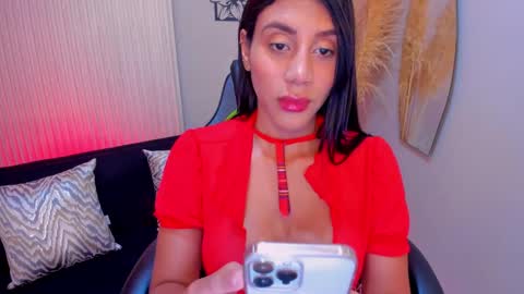 Snapshot of charlottecox_ chatting on October 6, 8:06 pm Charlotte online show from October 6, 8:06 pm