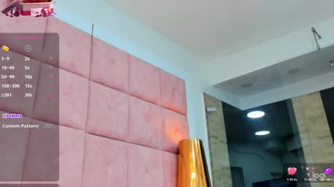 Snapshot of charlottee17 chatting on February 14, 7:33 pm ANDRE online show from February 14, 7:33 pm