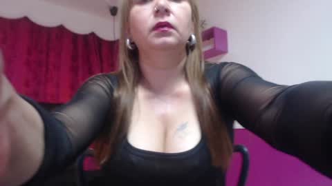 Snapshot of charlottee_brown2 chatting on January 16, 12:09 pm C H A R L O T T E online show from January 16, 12:09 pm