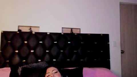 Snapshot of charlottemeyerr chatting on February 8, 9:57 pm charlot online show from February 8, 9:57 pm