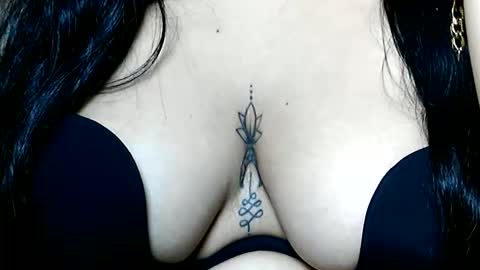 charlottequeen_21 online show from March 10, 12:10 pm