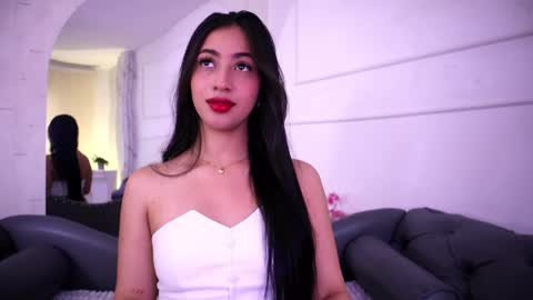 Lauren Rus online show from May 16, 1:10 pm