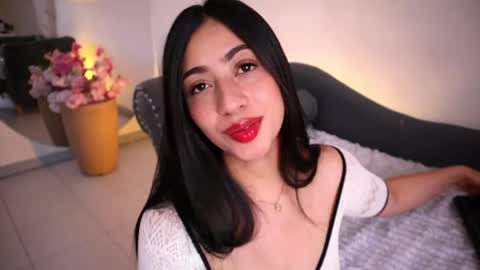 Lauren Rus online show from May 23, 1:15 pm