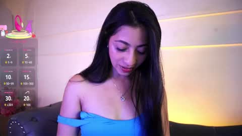 Lauren Rus online show from June 8, 2:17 pm