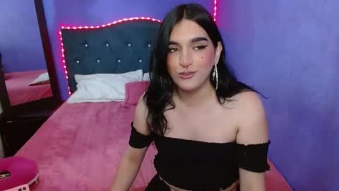 Snapshot of charlotteturners chatting on December 16, 9:20 pm VALERIA online show from December 16, 9:20 pm