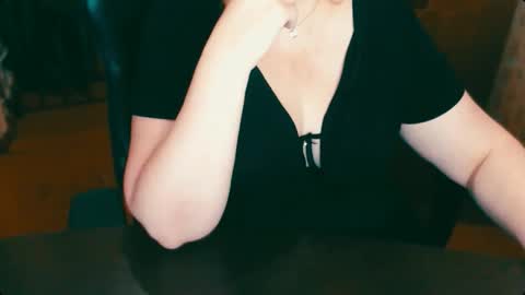 CharlotteXTasty online show from November 6, 10:05 am