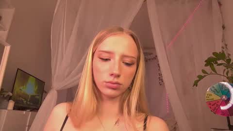 Snapshot of charlottybaby chatting on November 12, 6:19 pm Charlotte online show from November 12, 6:19 pm