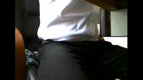 Snapshot of charly052 chatting on February 19, 9:17 am charly052 online show from February 19, 9:17 am