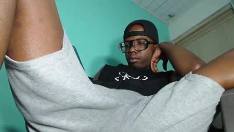 Snapshot of charly_vergonti_ chatting on December 31, 1:15 am charly_vergonti_ online show from December 31, 1:15 am