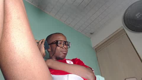 Snapshot of charly_vergonti_ chatting on January 10, 8:51 am charly_vergonti_ online show from January 10, 8:51 am