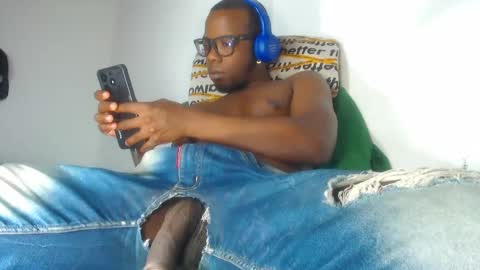 Snapshot of charly_vergonti_ chatting on September 16, 1:39 am charly_vergonti_ online show from September 16, 1:39 am