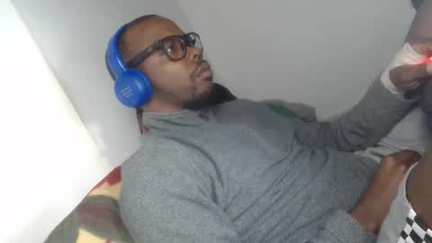 Snapshot of charly_vergonti_ chatting on October 8, 10:35 am charly_vergonti_ online show from October 8, 10:35 am