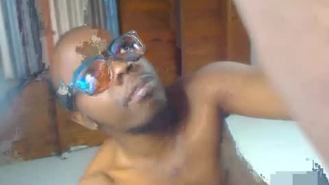 Snapshot of charly_vergonti_ chatting on October 10, 11:20 am charly_vergonti_ online show from October 10, 11:20 am