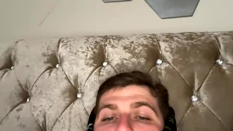 charmerboi2 online show from April 25, 9:23 am