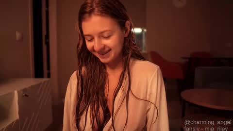 Snapshot of charming_angel_ chatting on November 28, 5:21 am Marseline Chaturbelle online show from November 28, 5:21 am