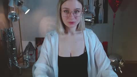 Michelle  online show from March 17, 2:05 am