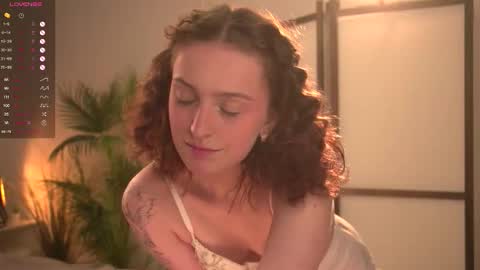 Snapshot of charming_flower chatting on October 4, 9:46 pm MarselinMarsi inst ptj mars online show from October 4, 9:46 pm