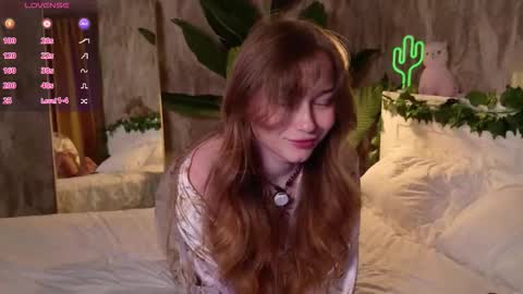 Snapshot of charming_lilly chatting on October 24, 2:24 pm Lissa online show from October 24, 2:24 pm