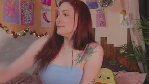Snapshot of charming_lilly chatting on May 13, 2:58 pm Lissa online show from May 13, 2:58 pm