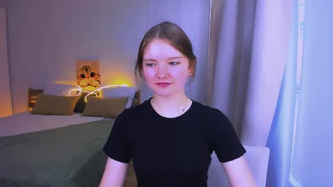 Snapshot of charminglookeva chatting on June 22, 11:18 am Im Eva online show from June 22, 11:18 am